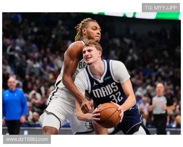 弗拉格开场受伤仍顽强拼搏半场贡献10分4板3助展斗志